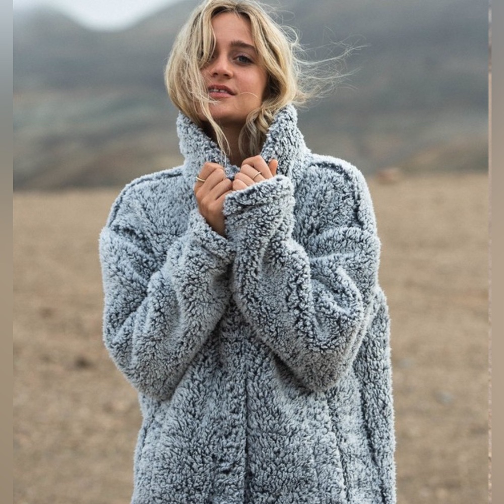 Billabong fuzzy fleece jacket